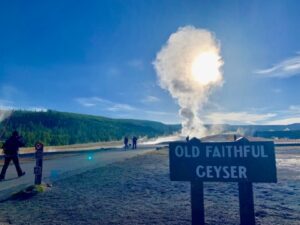 Yellowstone Old Faithful geyser